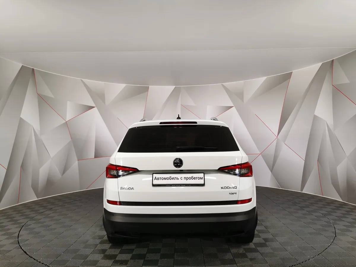 Skoda Kodiaq 2.0 TSI DSG 4X4 (180 л.с.) Белый в АВИЛОН. Слайд №8