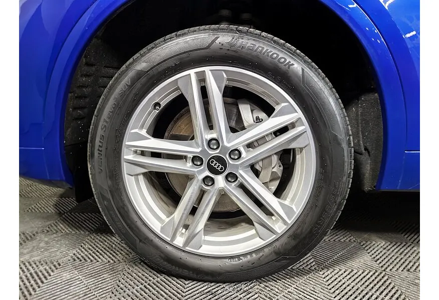 Audi Q5 2.0 TFSI S tronic quattro (249 л.с.) Design Синий в АВИЛОН. Слайд №9