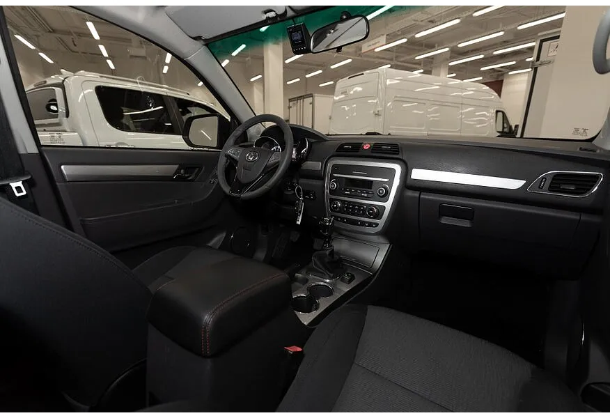 Sollers ST6 2.0G 6MT AWD (176 л.с.) Коричневый в АВИЛОН. Слайд №6