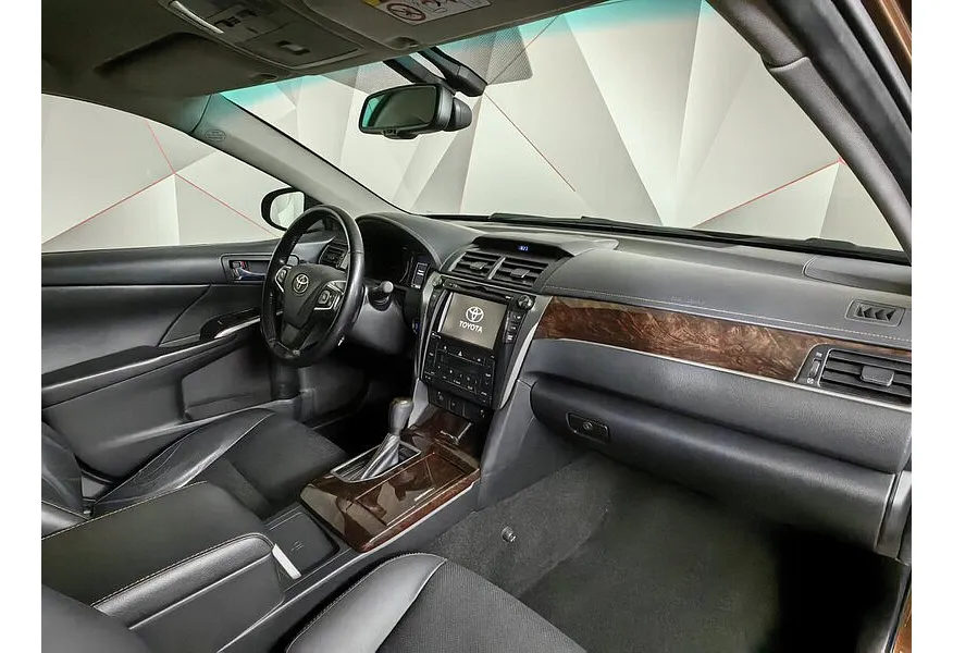 Toyota Camry 2.5 AT (181 л.с.) Коричневый в АВИЛОН. Слайд №13