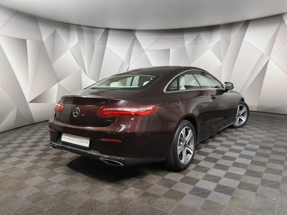 Mercedes-Benz E-Класс E 200 G-TRONIC (184 л.с.) Красный в АВИЛОН. Слайд №2