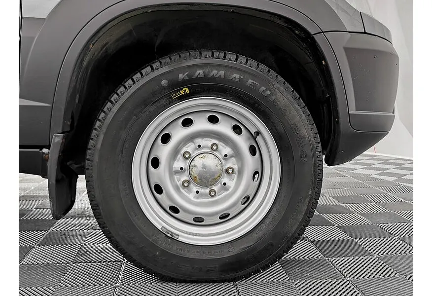 Chevrolet Niva 1.7 MT (80 л.с.) Серый в АВИЛОН. Слайд №9