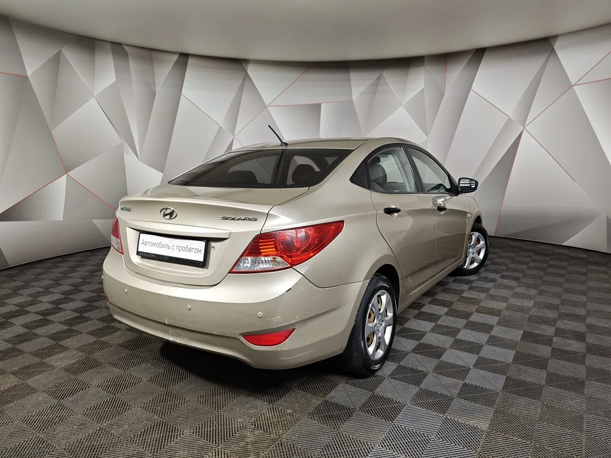 Hyundai Solaris 1.6 MT (123 л.с.) Серый в АВИЛОН. Слайд №2