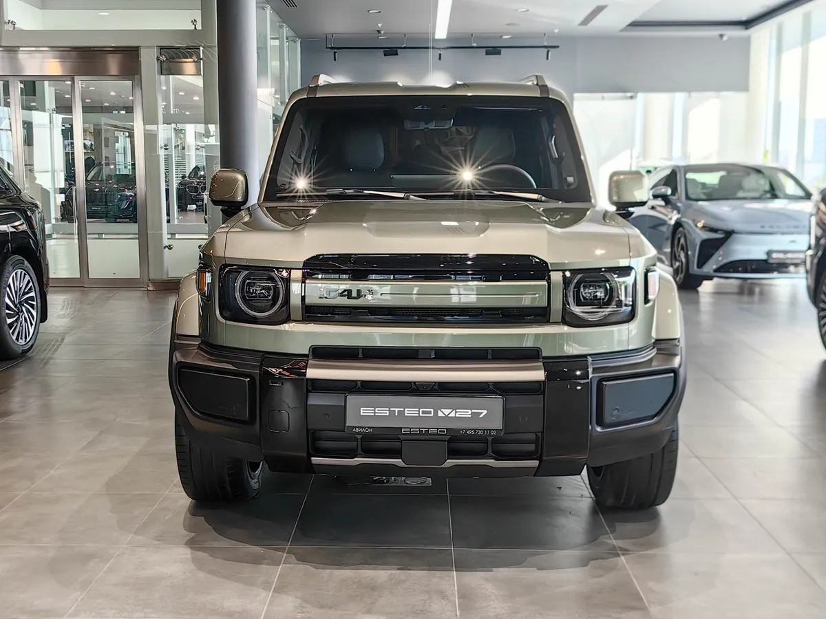 ESTEO V27 1.5h REEV AT 4WD (456 л.с.) Премиум Зеленый в АВИЛОН. Слайд №3