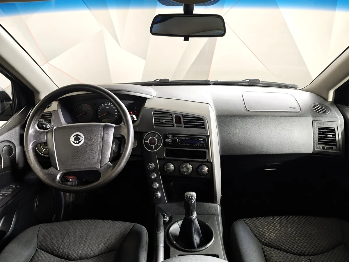 SsangYong Kyron 2.0 Xdi MT 4WD (141 л.с.) Черный в АВИЛОН. Слайд №14
