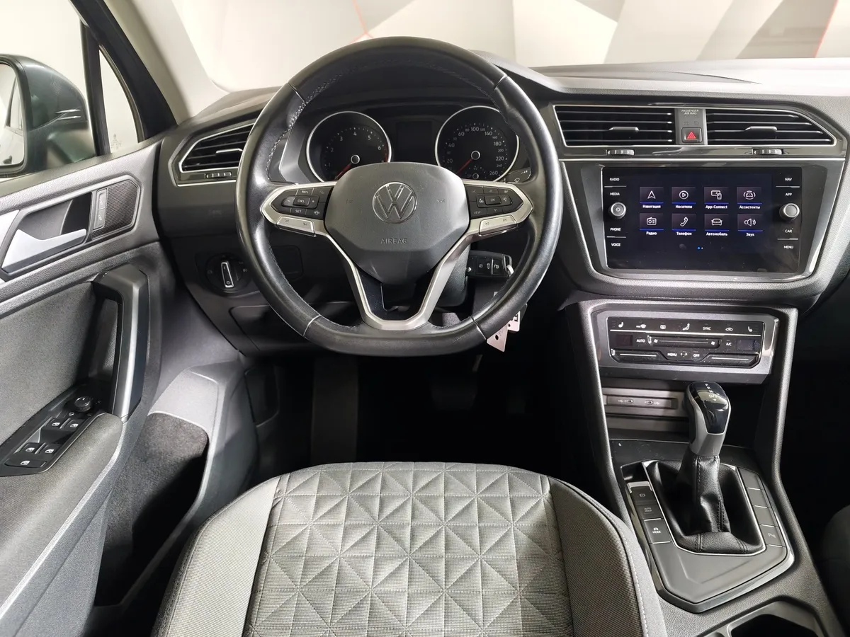 Volkswagen Tiguan 1.4 TSI BlueMotion DSG (150 л.с.) Comfortline Серый в АВИЛОН. Слайд №19