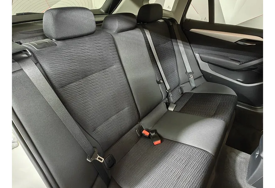 BMW X1 sDrive18i AT (150 л.с.) Белый в АВИЛОН. Слайд №14