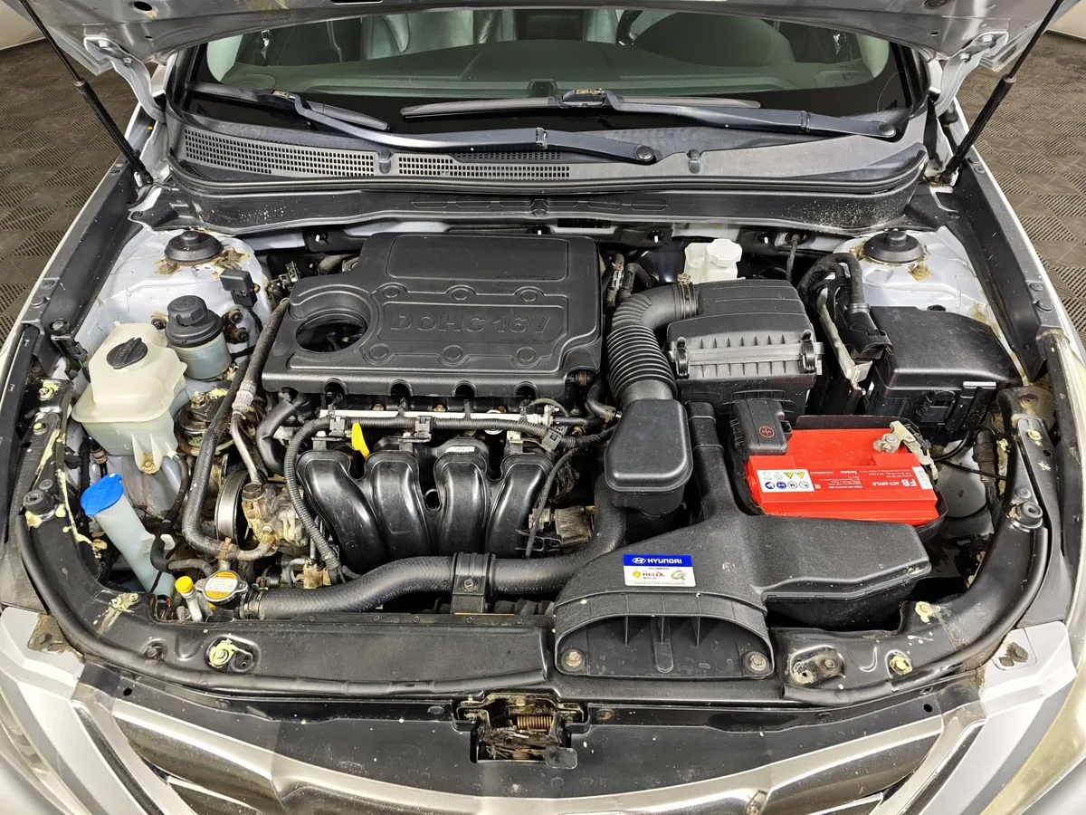 Hyundai Sonata 2.0 MPi AT (150 л.с.) Style Серебристый в АВИЛОН. Слайд №11