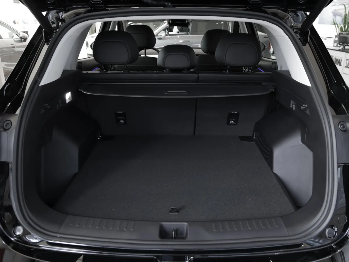 Tenet Plus L6 1.5T 6DCT 2WD (147 л.с.) Элегант Черный в АВИЛОН. Слайд №12