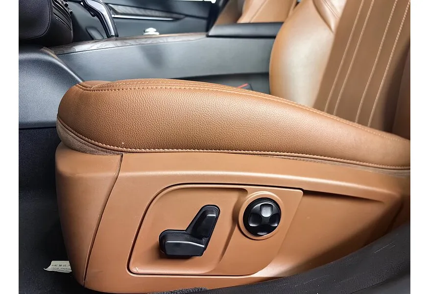 LIVE. Слайд №20