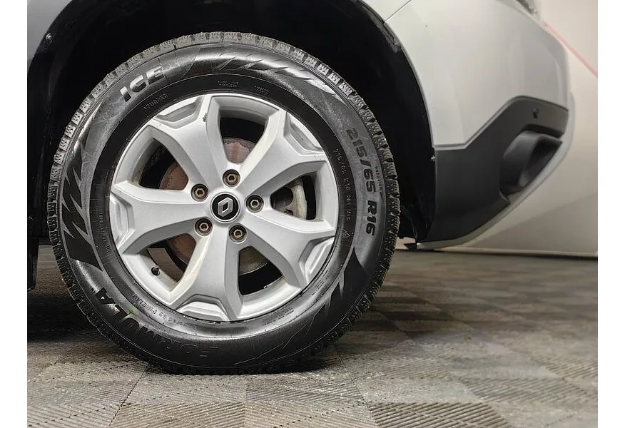 Renault Duster 1.3 CVT 4WD (150 л.с.) Серый в АВИЛОН. Слайд №9