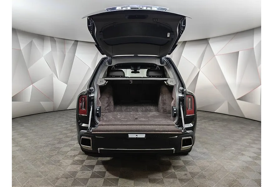 Rolls-Royce Cullinan 6.75 AT AWD (571 л.с.) Individual Черный в АВИЛОН. Слайд №12