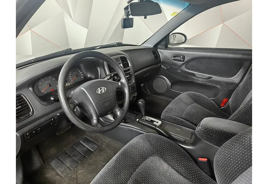 Hyundai Sonata 2.0 AT (150 л.с.) Classic Серебристый в АВИЛОН. Слайд №17