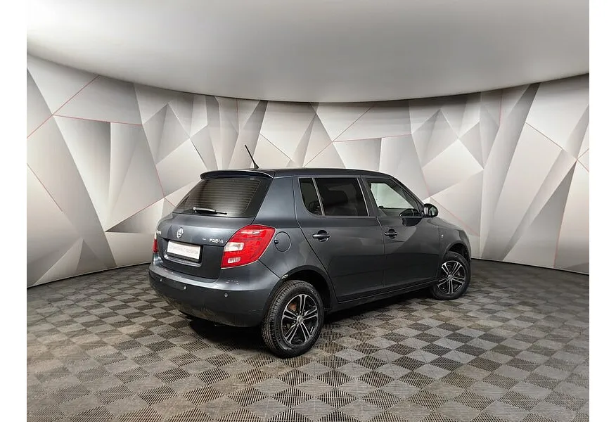 Skoda Fabia 1.2 MT (70 л.с.) Серый в АВИЛОН. Слайд №2