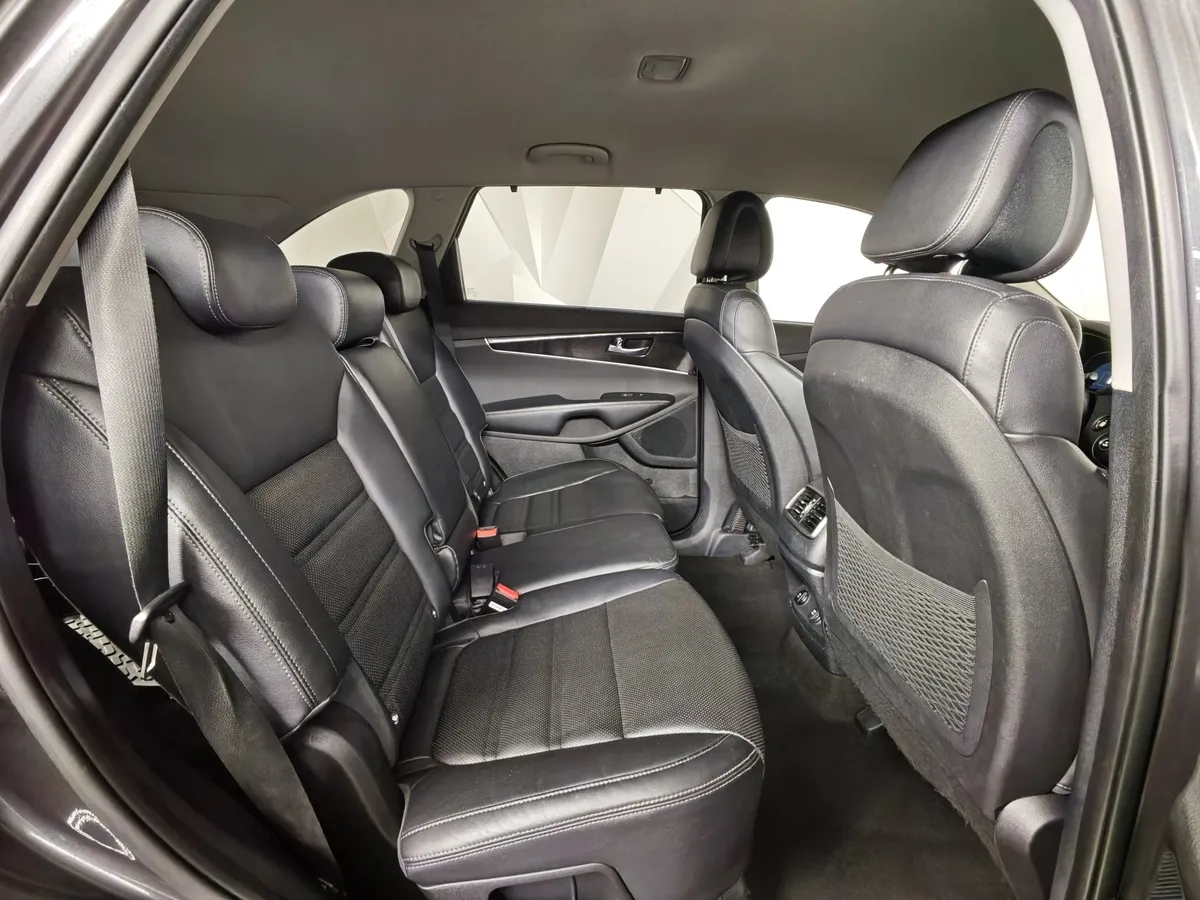 Kia Sorento 2.2 D AT AWD (5 мест) (200 л.с.) Prestige Серый в АВИЛОН. Слайд №16