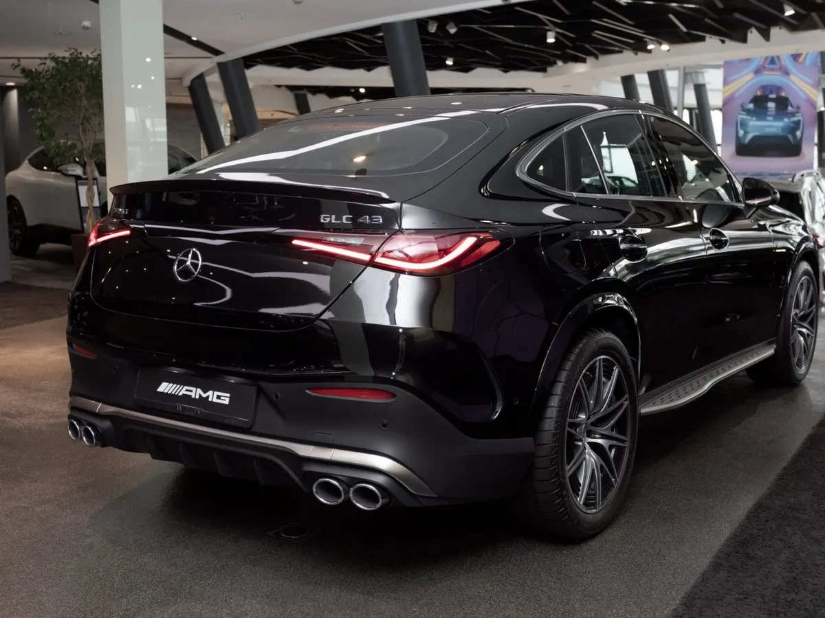 Mercedes-Benz GLC Купе 43 AMG 9G-TRONIC 4MATIC (435 л.с.) Черный в АВИЛОН. Слайд №7