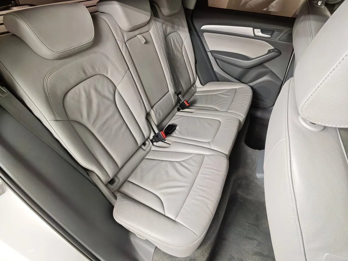 Audi Q5 2.0 TFSI Tiptronic quattro (225 л.с.) Белый в АВИЛОН. Слайд №16