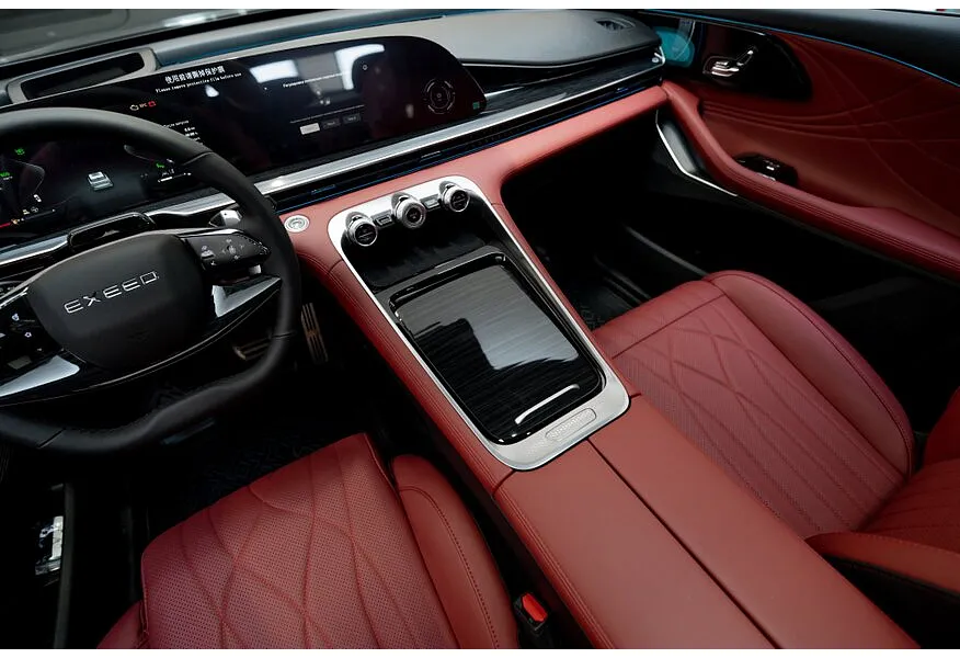 EXEED RX 2.0T 8AT 4WD (249 л.с.) Premium Серый в АВИЛОН. Слайд №10