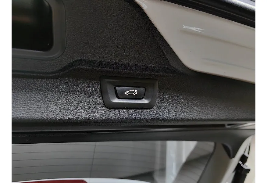 BMW X5 xDrive35i Steptronic (306 л.с.) Белый в АВИЛОН. Слайд №15