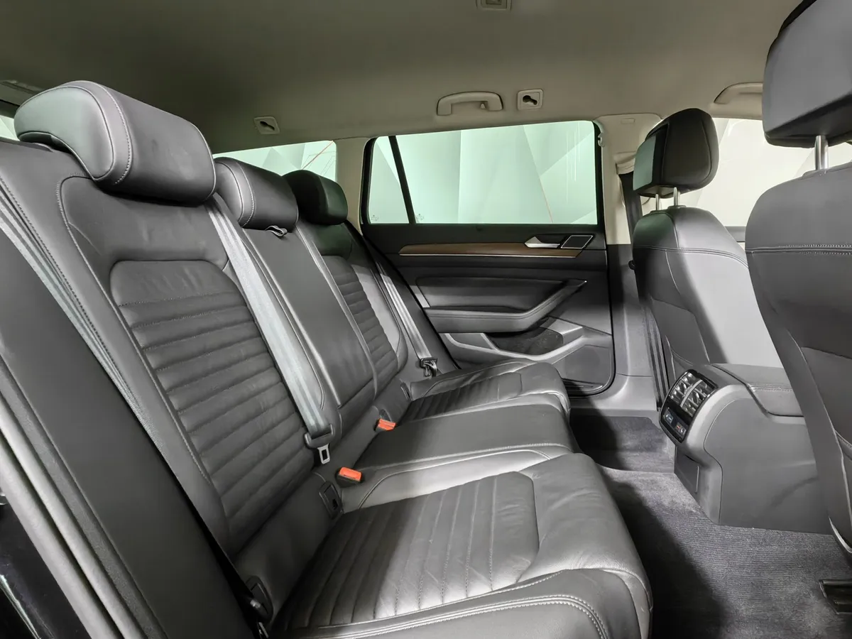 Volkswagen Passat 2.0 TSI BlueMotion DSG 4motion (220 л.с.) Variant Черный в АВИЛОН. Слайд №16
