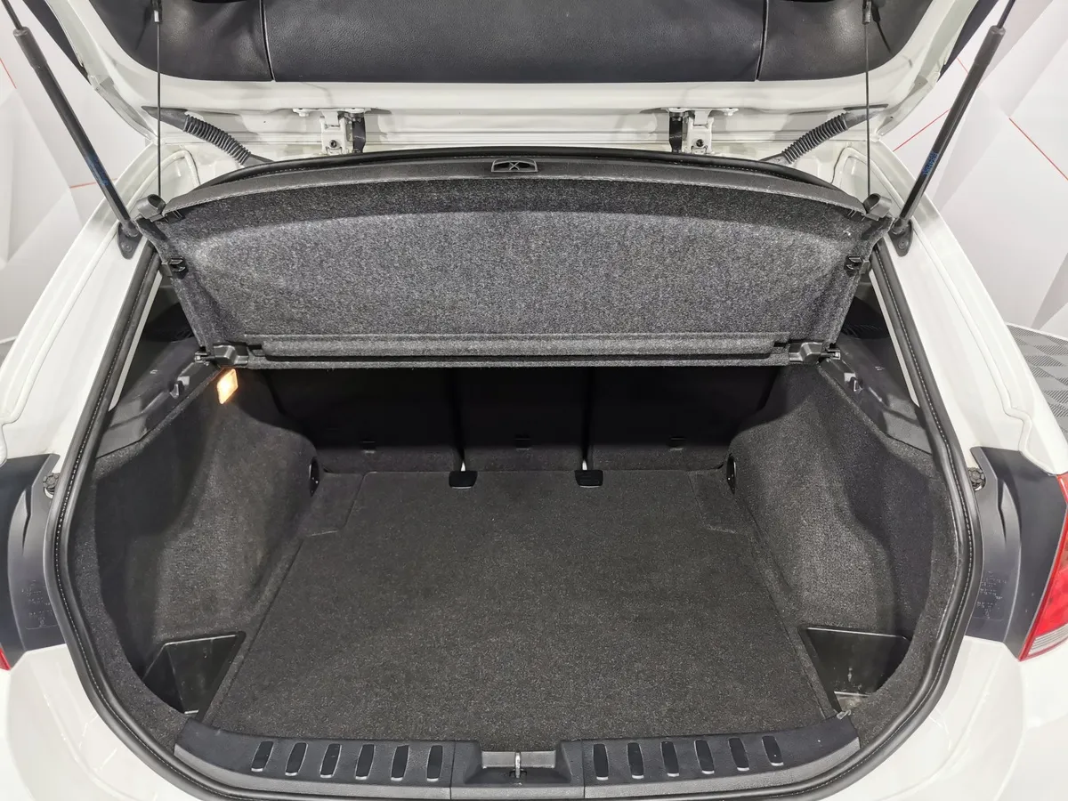 BMW X1 sDrive18i AT (150 л.с.) Белый в АВИЛОН. Слайд №9