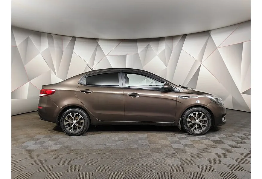 Kia Rio 1.6 AT (123 л.с.) Коричневый в АВИЛОН. Слайд №4