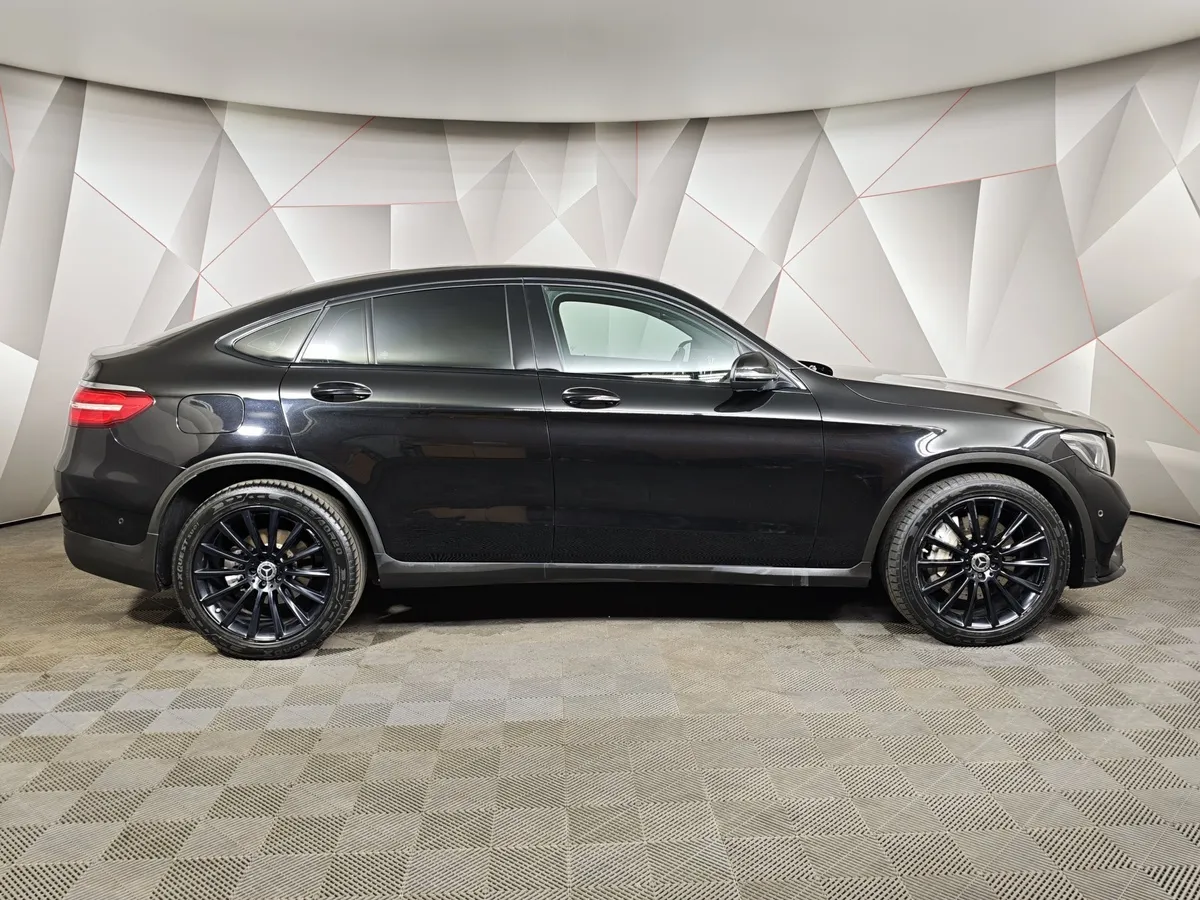 Mercedes-Benz GLC Купе 300 9G-TRONIC 4MATIC (245 л.с.) Sport Черный в АВИЛОН. Слайд №6