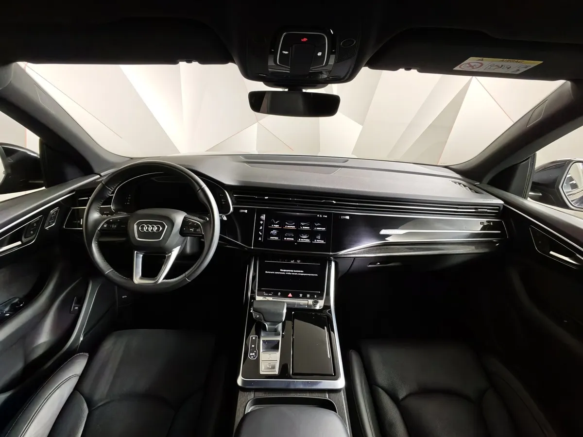 Audi Q8 55 TFSI Tiptronic quattro (340 л.с.) Черный в АВИЛОН. Слайд №13