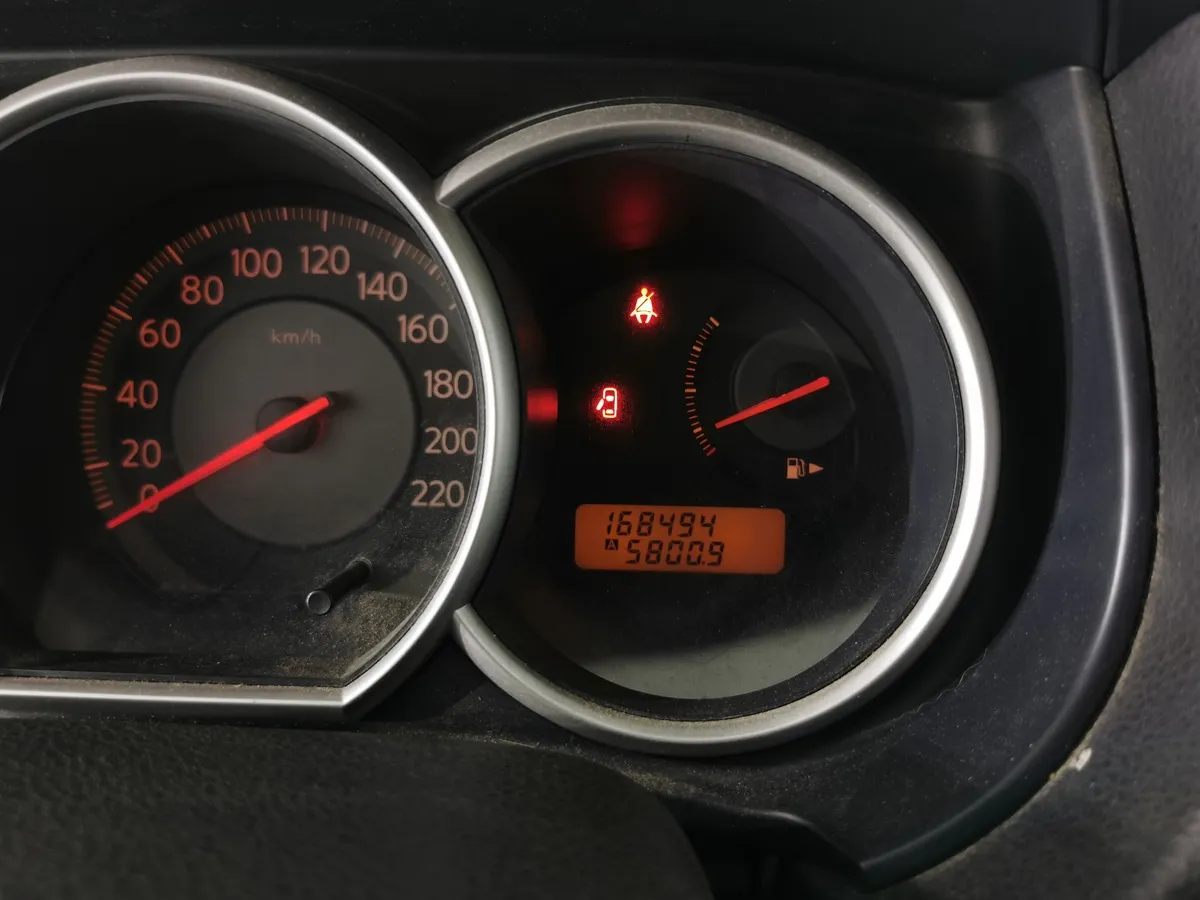 Nissan Tiida 1.6 AT (110 л.с.) Серый в АВИЛОН. Слайд №17
