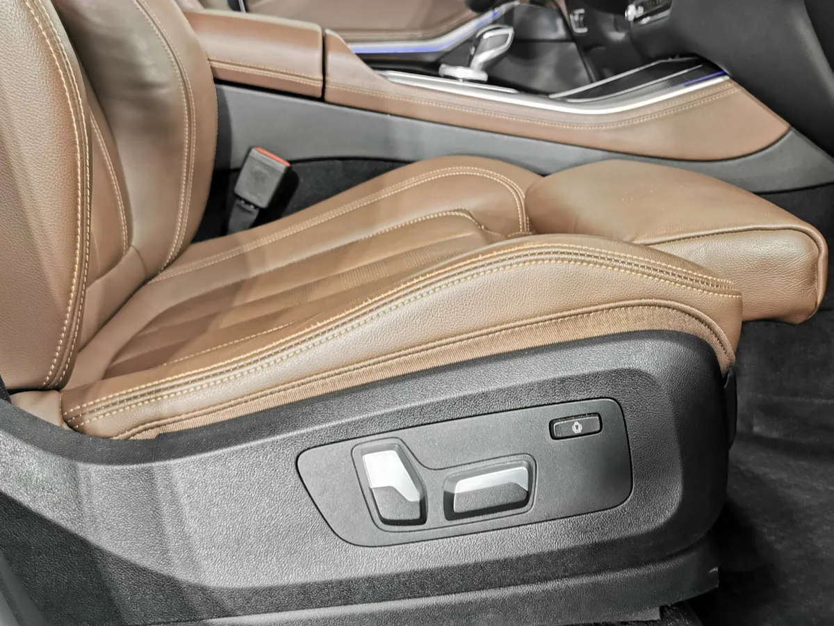BMW X5 xDrive40i Steptronic (340 л.с.) M Sport Edition 21 Белый в АВИЛОН. Слайд №17