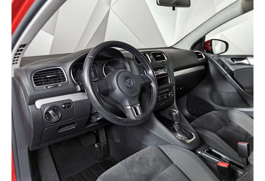 Volkswagen Golf 1.4 TSI DSG (122 л.с.) Trendline Красный в АВИЛОН. Слайд №19