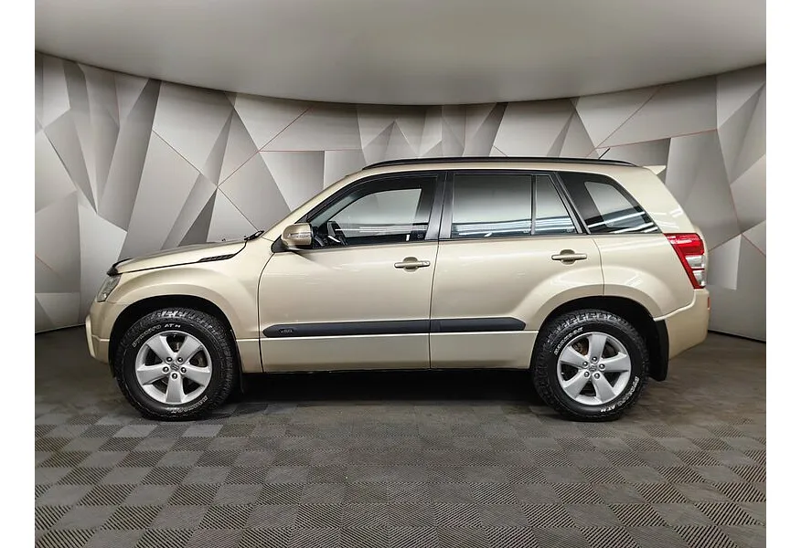 Suzuki Grand Vitara 2.4 MT AWD (169 л.с.) Бежевый в АВИЛОН. Слайд №2