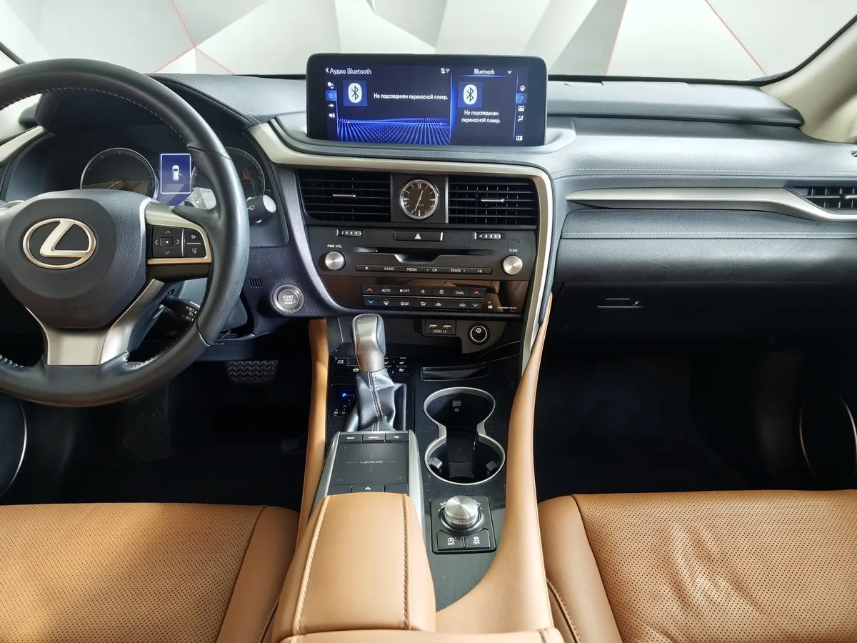 Lexus RX 2.0 AT AWD (238 л.с.) Executive Белый в АВИЛОН. Слайд №15