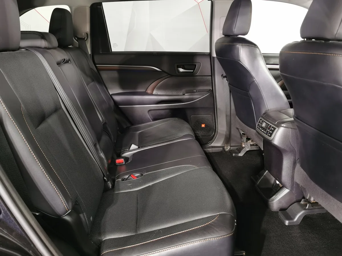 Toyota Highlander 3.5 AT AWD (249 л.с.) Престиж Черный в АВИЛОН. Слайд №14