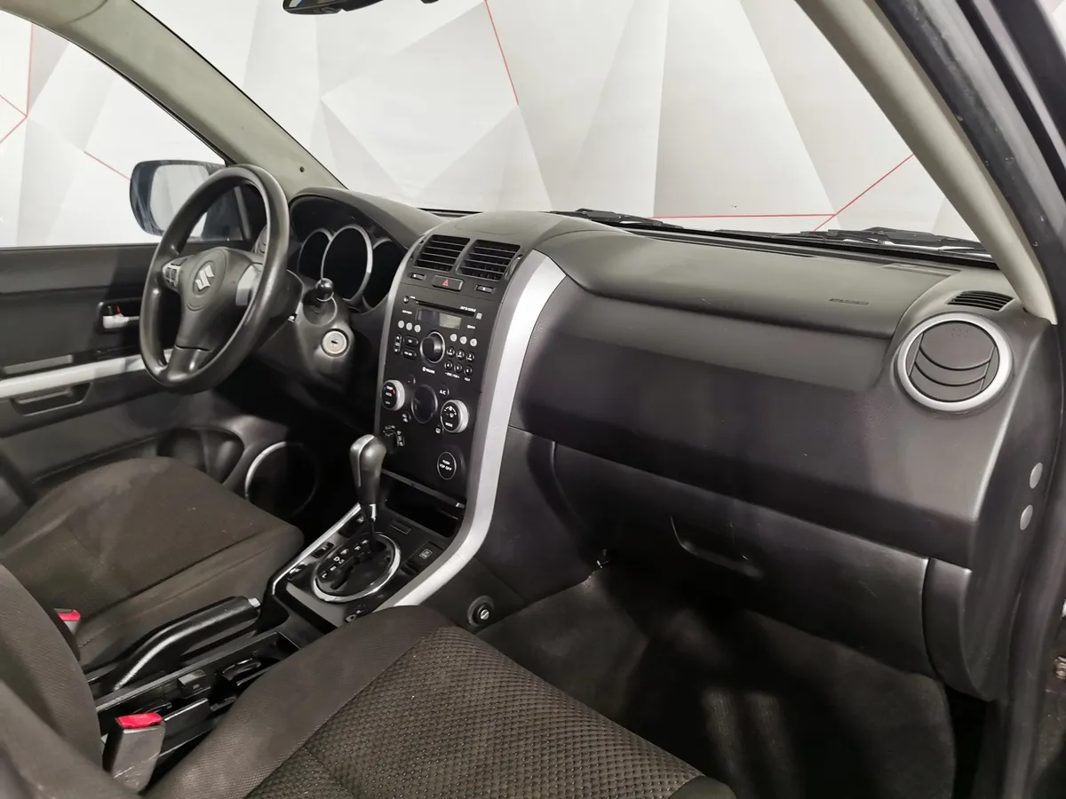 Suzuki Grand Vitara 2.4 AT (169 л.с.) Черный в АВИЛОН. Слайд №12