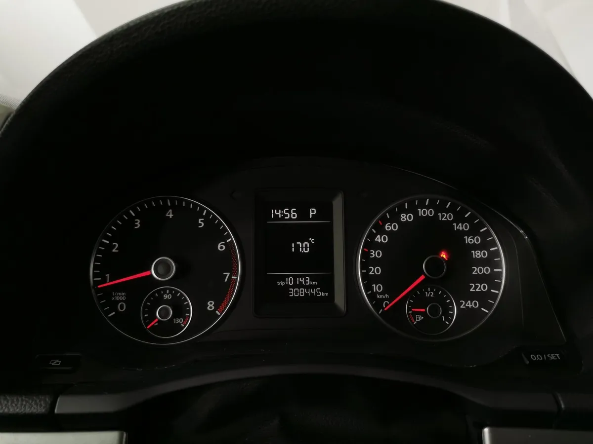 Volkswagen Jetta 1.6 DSG (102 л.с.) Красный в АВИЛОН. Слайд №17
