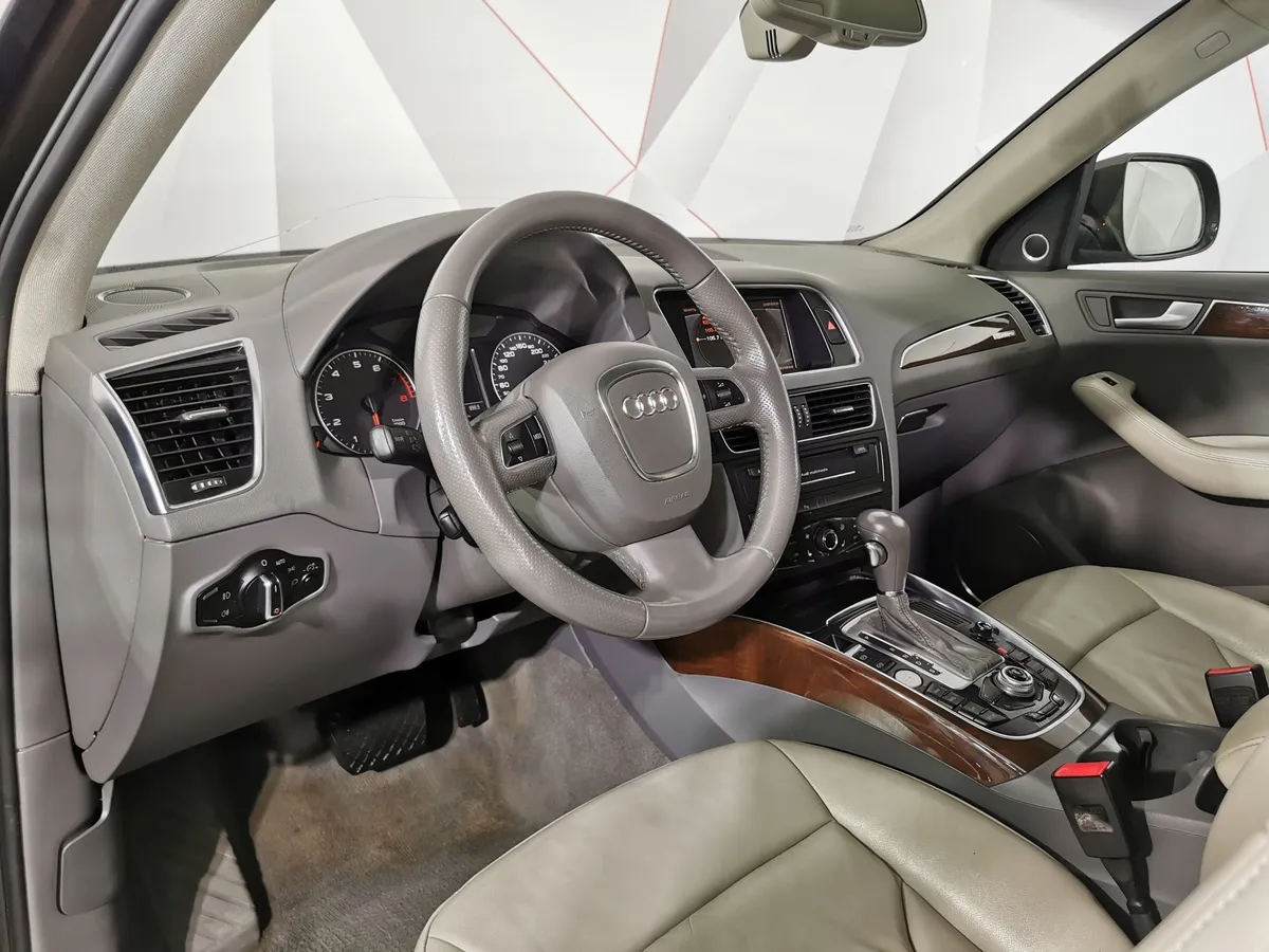 Audi Q5 2.0 TFSI tiptronic quattro (211 л.с.) Коричневый в АВИЛОН. Слайд №18