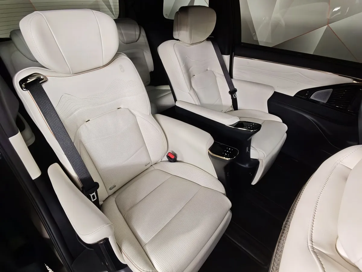 GAC M8 2.0T AT (231 л.с.) GX Premium Желтый в АВИЛОН. Слайд №17