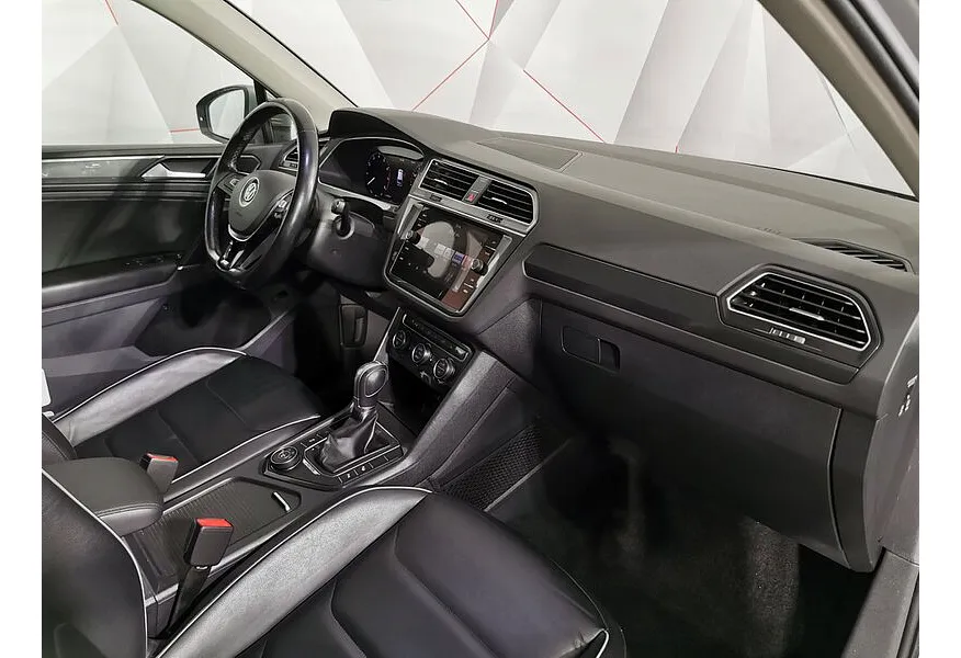 Volkswagen Tiguan 2.0 TSI 4Motion DSG (180 л.с.) Highline Серебристый в АВИЛОН. Слайд №11