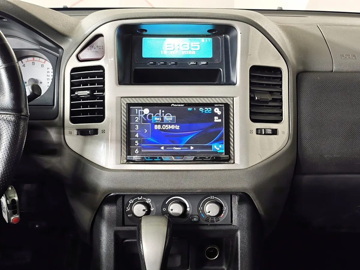 Mitsubishi Pajero 3.2 DI-D AT (163 л.с.) Черный в АВИЛОН. Слайд №11