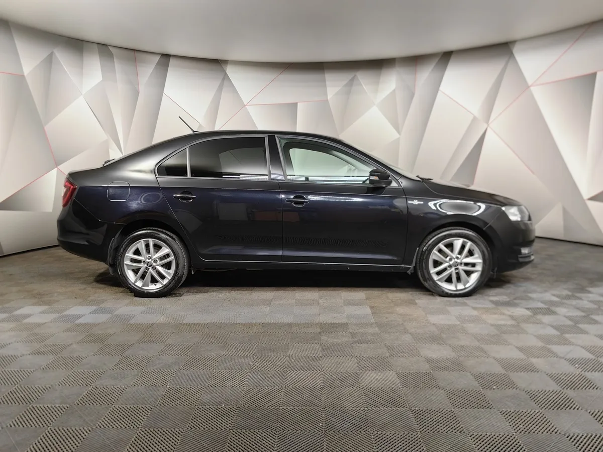 Skoda Rapid 1.6 MT (90 л.с.) Черный в АВИЛОН. Слайд №6