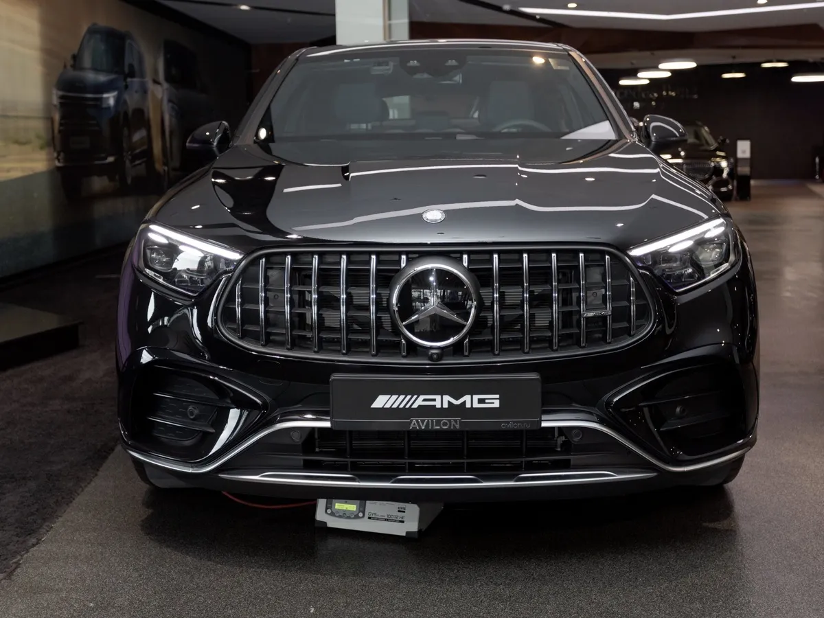 Mercedes-Benz GLC Купе 43 AMG 9G-TRONIC 4MATIC (435 л.с.) Черный в АВИЛОН. Слайд №4