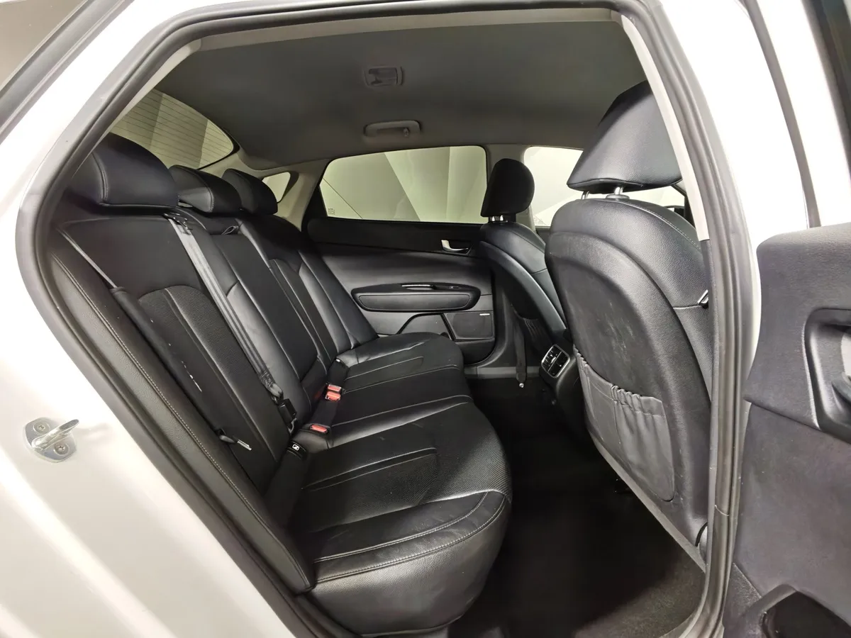 Kia Optima 2.0 AT (150 л.с.) Fleet Белый в АВИЛОН. Слайд №15