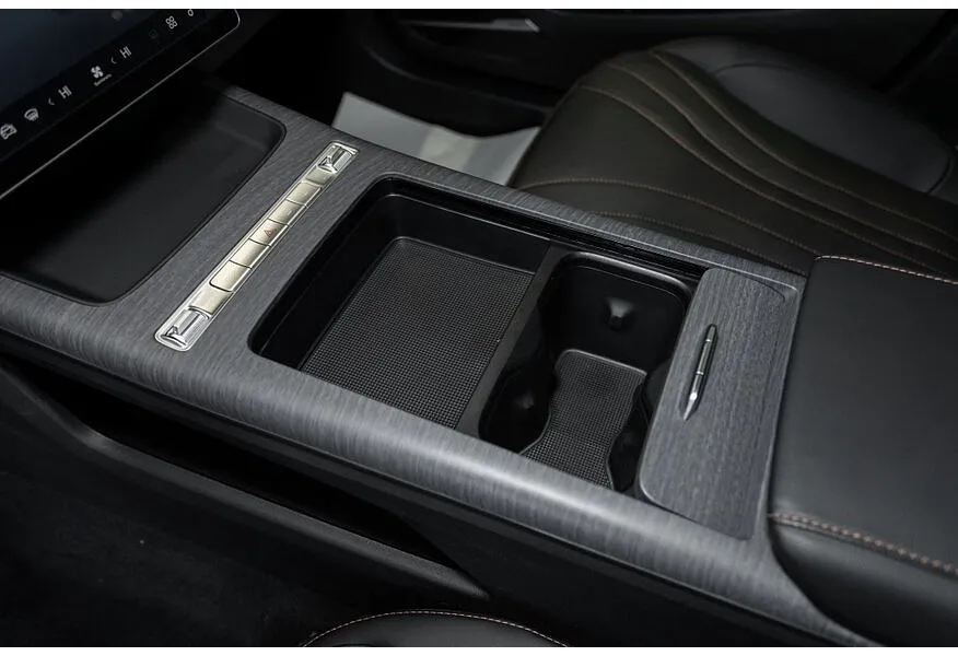 Geely Preface 2.0T 7DCT FWD (150 л.с.) Флагман Белый в АВИЛОН. Слайд №16