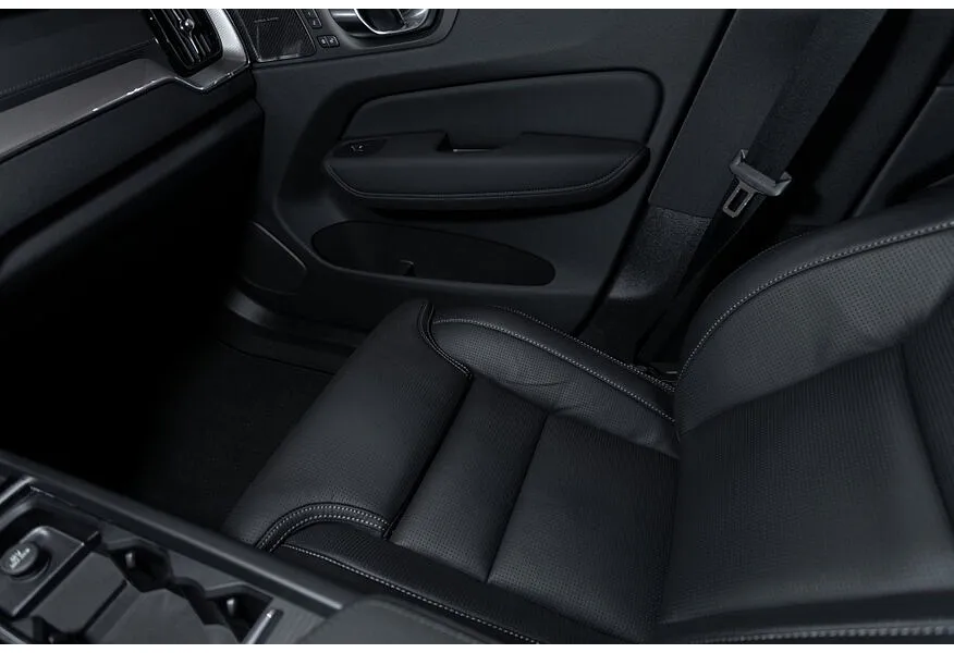 Volvo XC60 2.0 B5 8AT AWD (250 л.с.) Ultra Черный в АВИЛОН. Слайд №9