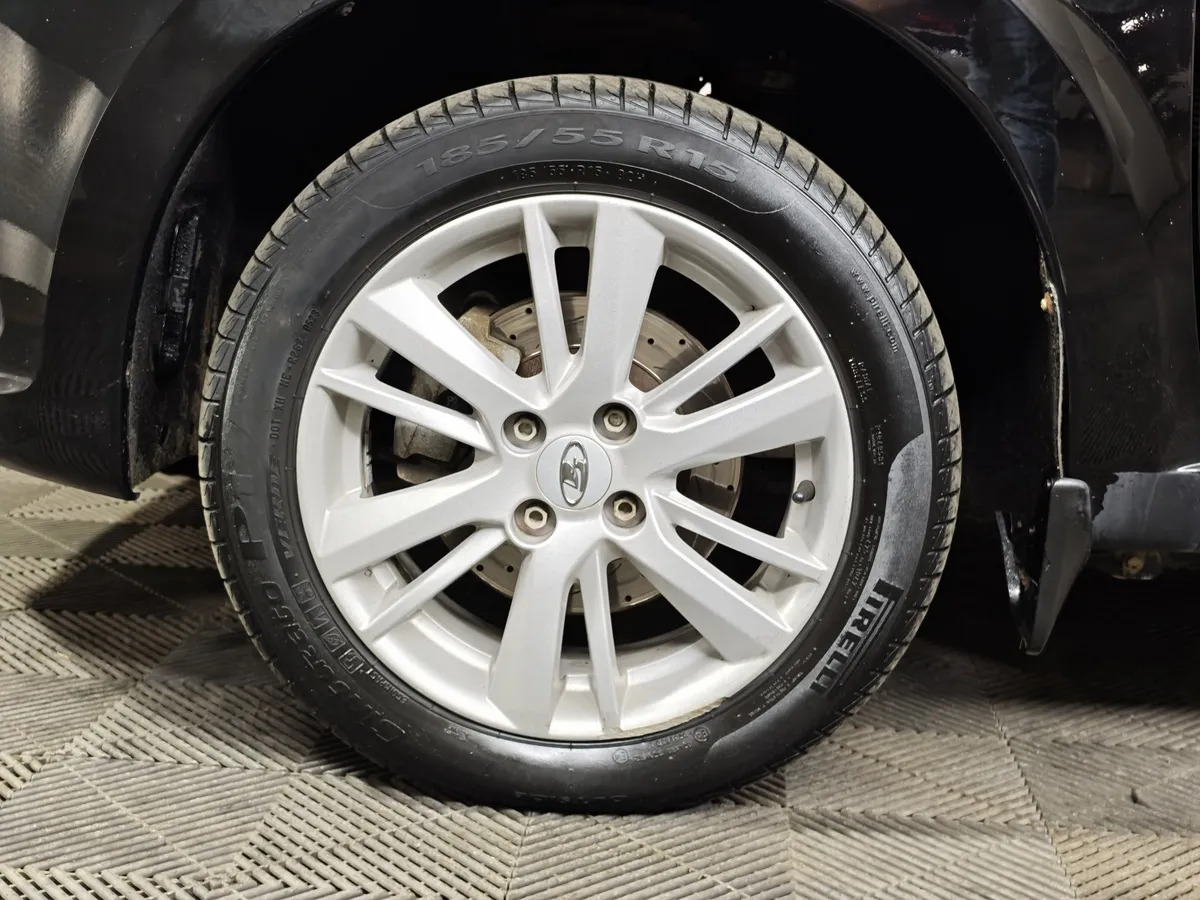 ВАЗ (Lada) Granta 1.6 MT (90 л.с.) Comfort Черный в АВИЛОН. Слайд №9