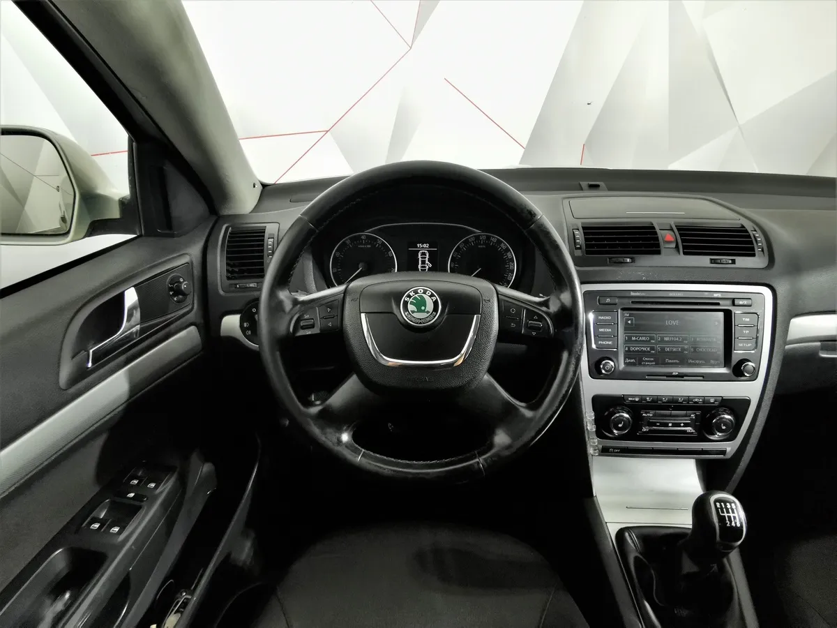 Skoda Octavia 1.8 TSI MT (152 л.с.) Ambition (CKD) Серебристый в АВИЛОН. Слайд №18