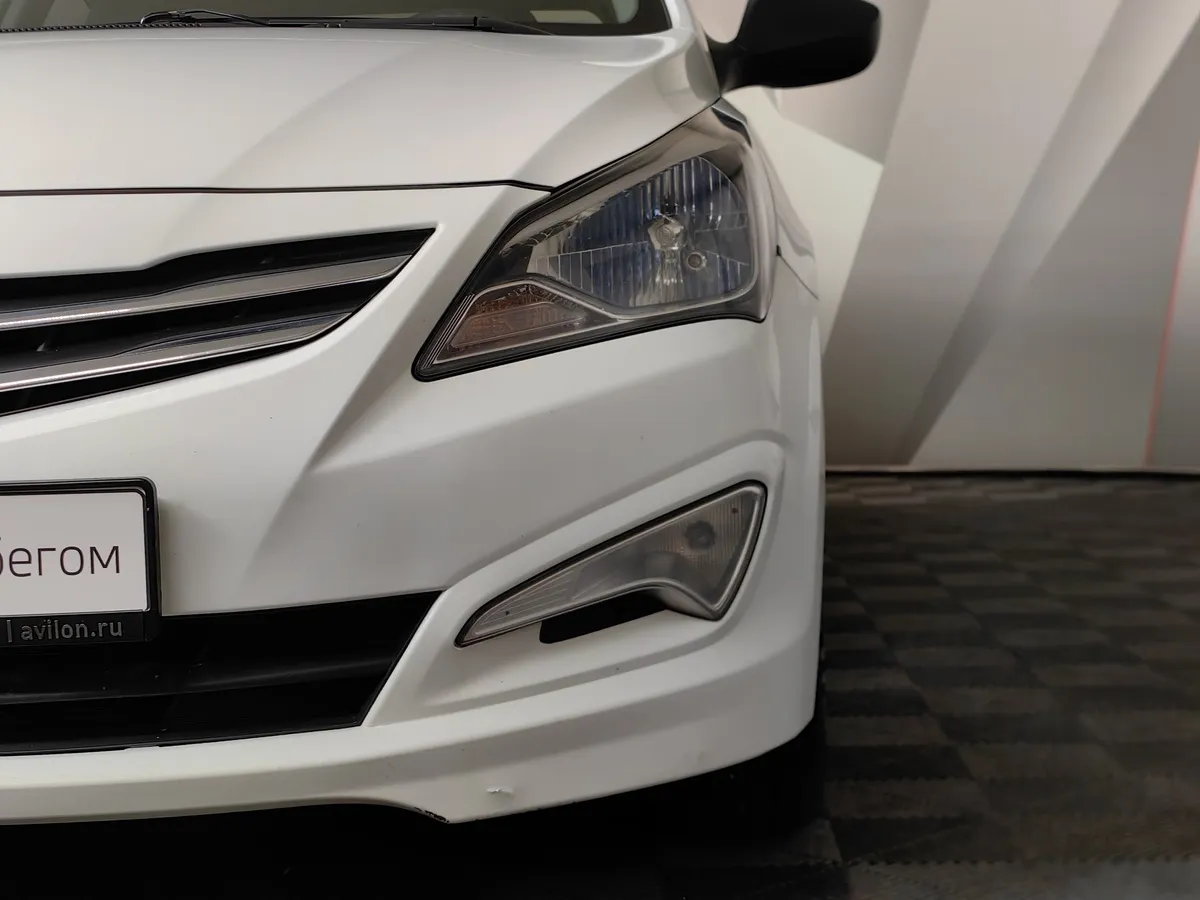 Hyundai Solaris 1.6 AT (123 л.с.) Белый в АВИЛОН. Слайд №10