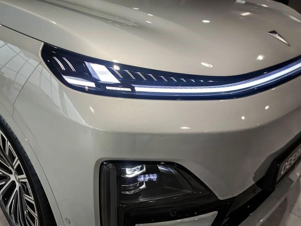Deepal S09 1.5h AT 4WD (492 л.с.) 5 мест Techno Серебристый в АВИЛОН. Слайд №16