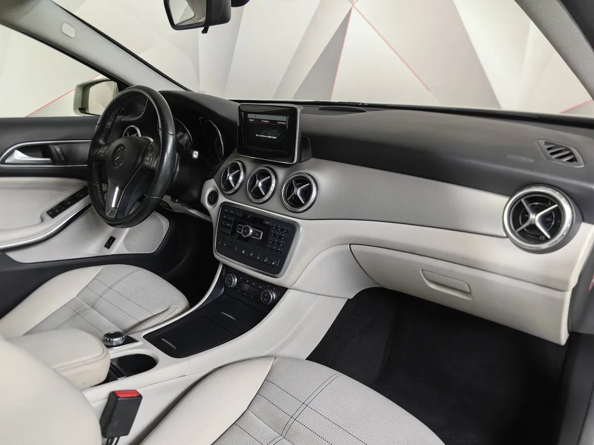 Mercedes-Benz GLA 250 7G-DCT 4MATIC (211 л.с.) Особая серия Белый в АВИЛОН. Слайд №13